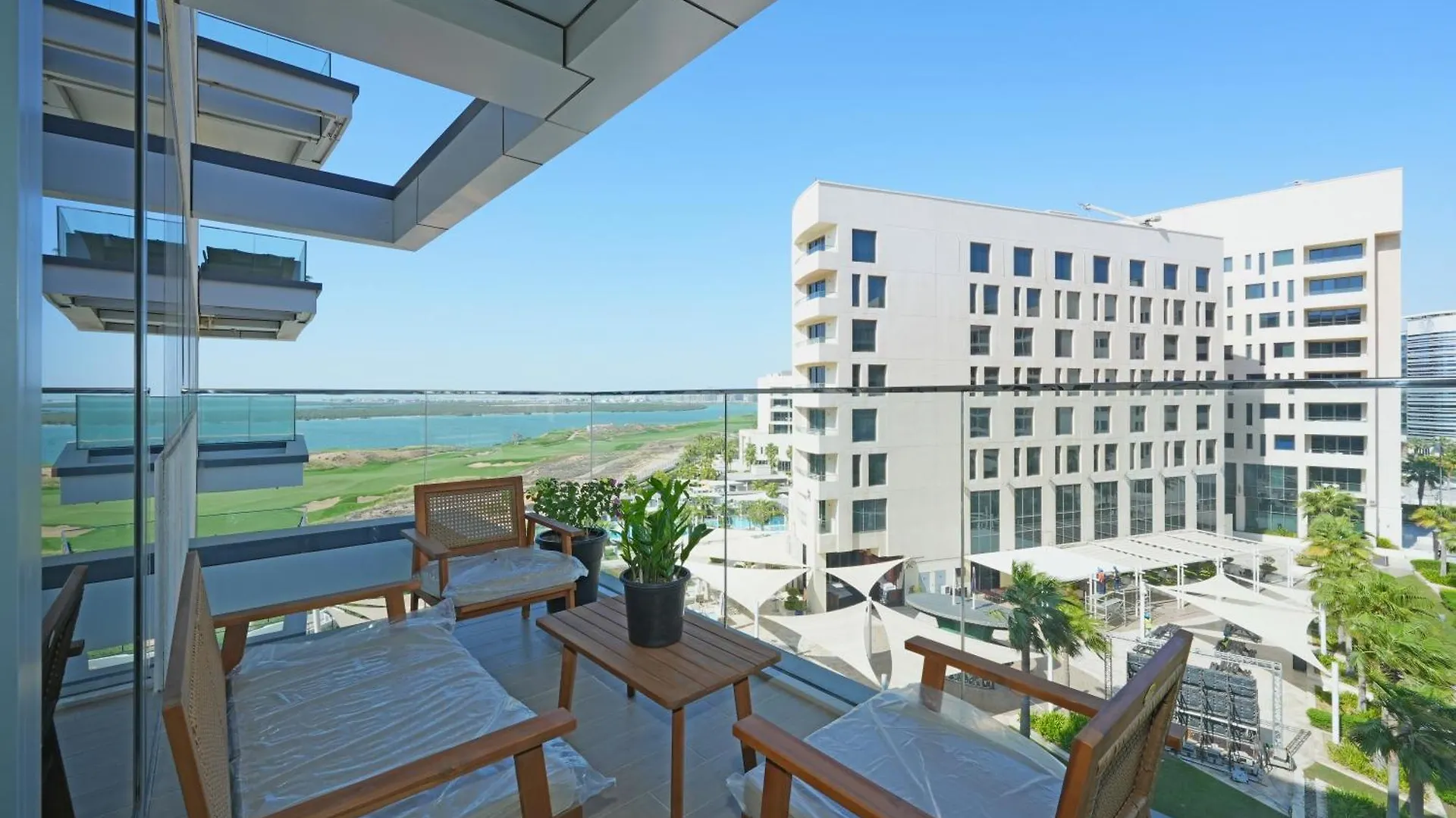 Studio Apartment With Beautiful View Αμπού Ντάμπι 0*,  Ηνωμένα Αραβικά Εμιράτα