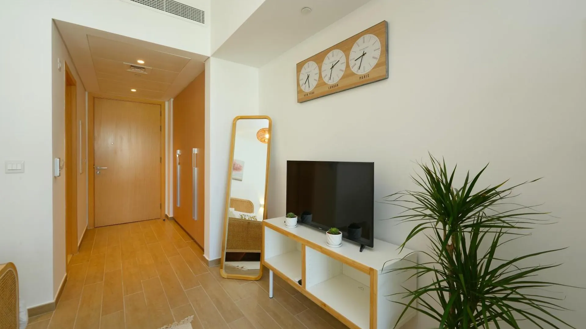 Studio Apartment With Beautiful View Αμπού Ντάμπι 0*,