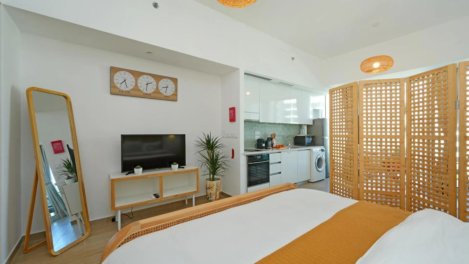 Studio Apartment With Beautiful View Αμπού Ντάμπι