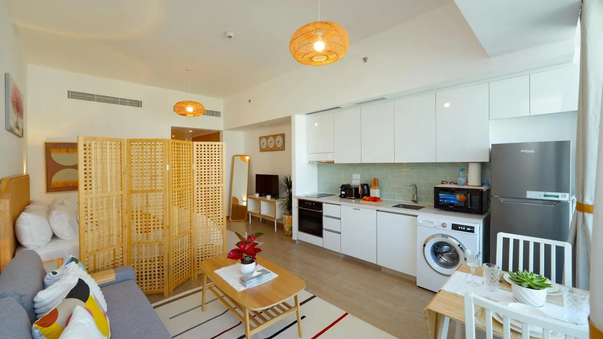 Studio Apartment With Beautiful View Αμπού Ντάμπι